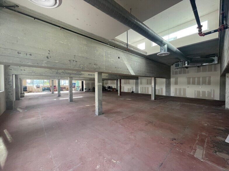 More Photos Of 640 C St, San Diego General Retail For Lease