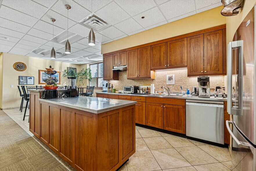 More Photos Of 1910 Main Ave, Durango Office For Sale