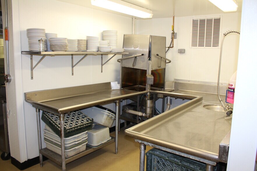 More Photos Of 616 10th Ave S, Great Falls Restaurant For Sale