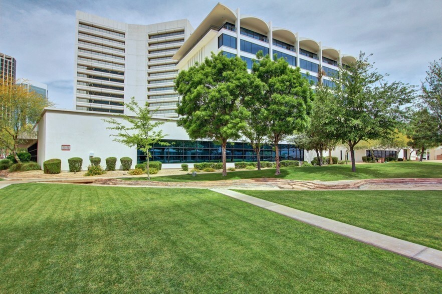 More Photos Of 3033 N Central Ave, Phoenix Office For Sale