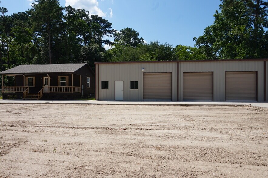 Primary Photo Of 18688 Summer Hills Blvd, Porter Light Manufacturing For Lease