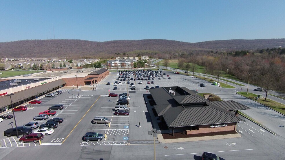 More Photos Of 4450 Oakhurst Blvd, Harrisburg Unknown For Lease