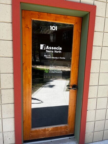 More Photos Of 124 McFaul Way, Zephyr Cove Office For Lease