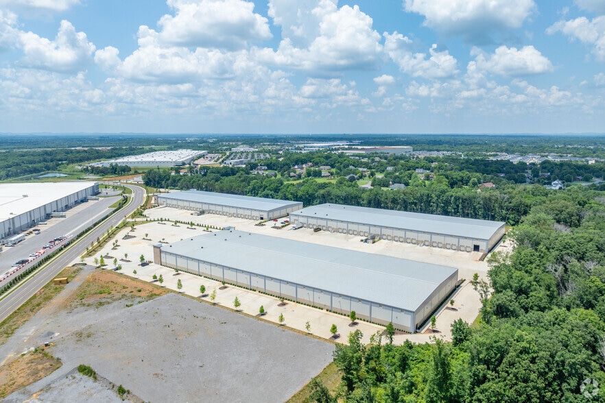 More Photos Of 2139 Logistics Way, Murfreesboro Unknown For Lease