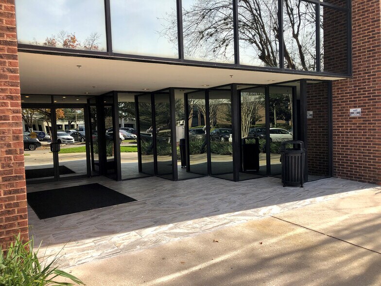 More Photos Of 3670 Maguire Blvd, Orlando Office For Lease