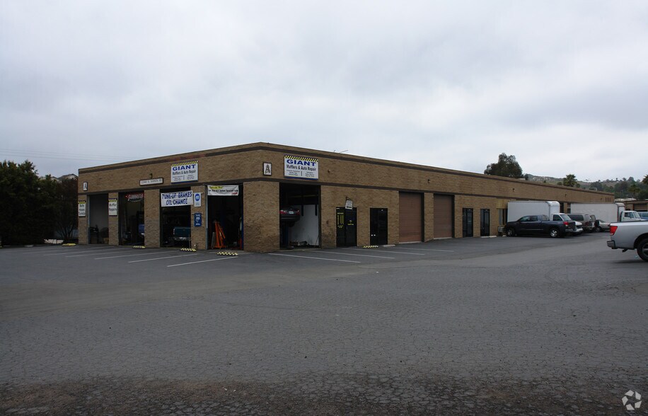 Primary Photo Of 2244 S Santa Fe Ave, Vista Manufacturing For Lease