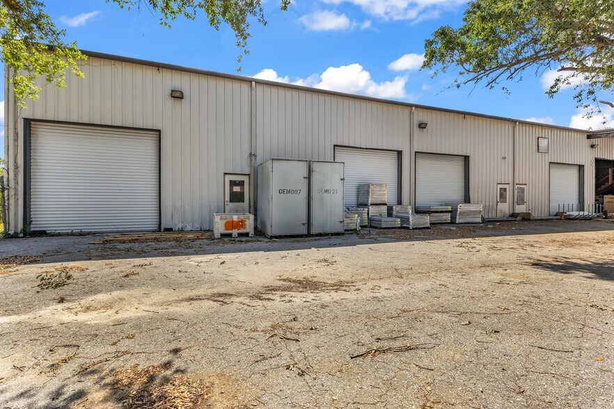 More Photos Of 18230 Paulson Dr, Port Charlotte Warehouse For Sale