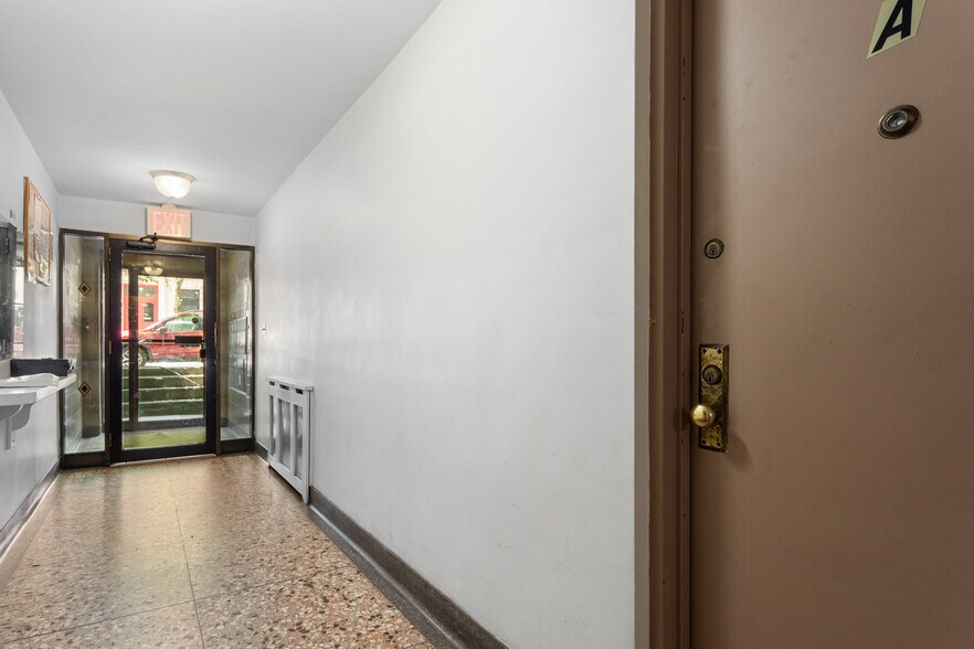 More Photos Of 55 W 74th St, New York Apartments For Lease