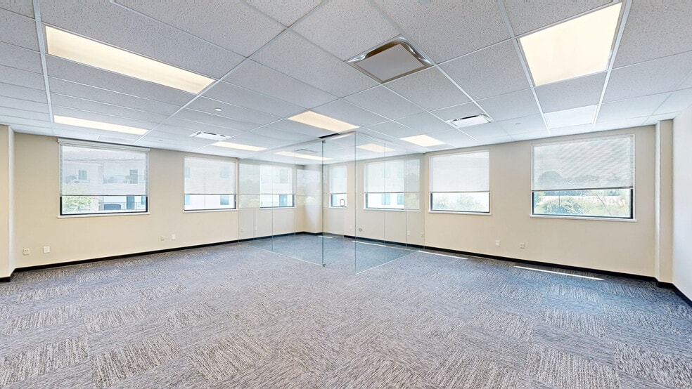 More Photos Of 1116 S Walton Blvd, Bentonville Office For Lease