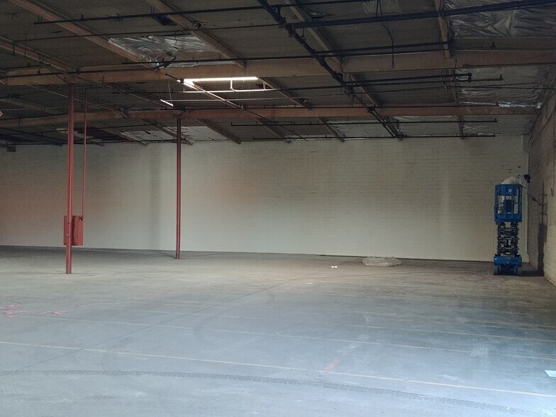 More Photos Of 14505 S Main St, Gardena Manufacturing For Lease