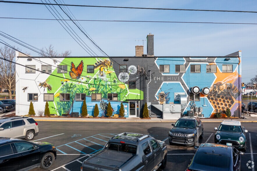 More Photos Of 2722 E Michigan Ave, Lansing Loft Creative Space For Lease