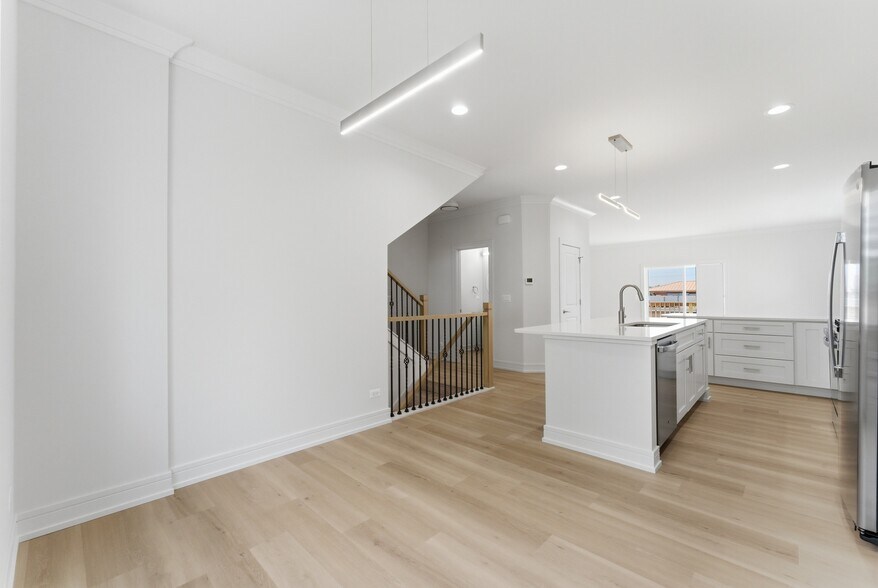 More Photos Of 214 N Walnut St, Bensenville Apartments For Sale