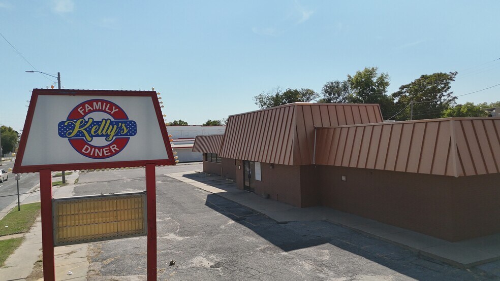 More Photos Of 2131-2149 S Broadway, Wichita Restaurant For Sale