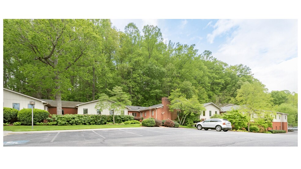 More Photos Of 2206 S Main St, Blacksburg Office For Lease