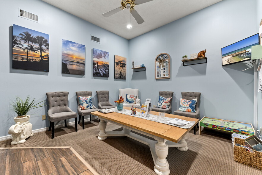 More Photos Of 900 SE Ocean Blvd, Stuart Office For Sale