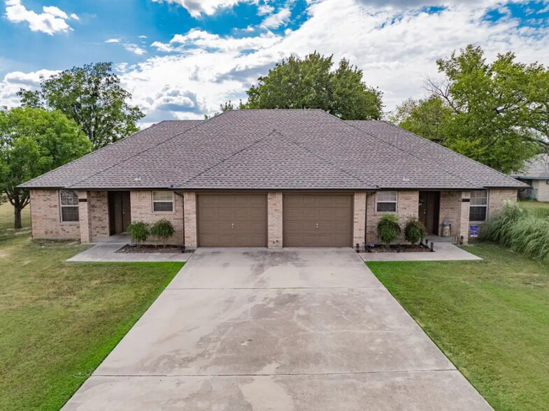 More Photos Of 26 Duplex Portfolio, Commerce Apartments For Sale