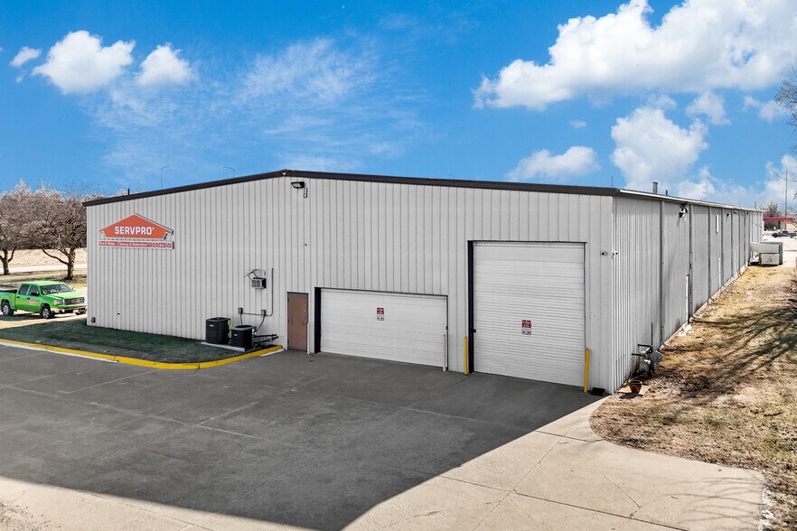 More Photos Of 2150 Milton ave, Des Moines Industrial For Sale