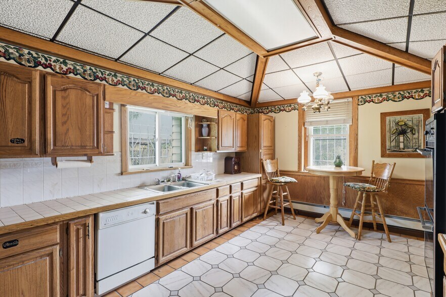 More Photos Of 193 Elk St, Buffalo Religious Facility For Sale