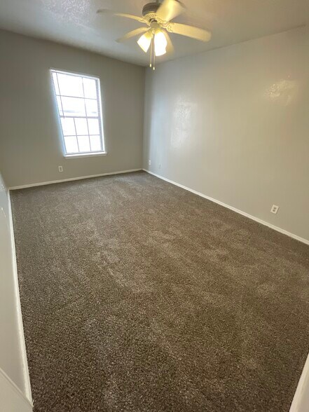 More Photos Of 1308 N Carol Ave, Monahans Apartments For Sale