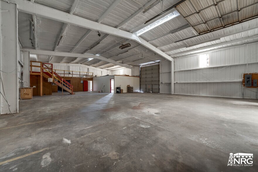 More Photos Of 2415 E Highway 80, Midland Warehouse For Lease