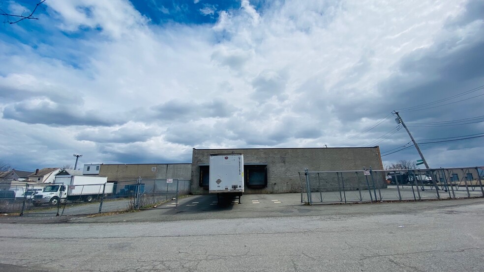 More Photos Of 33 Baron Blvd, Staten Island Warehouse For Lease