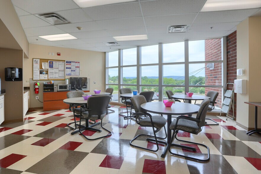 More Photos Of 8040 Carlson Rd, Harrisburg Office For Sale