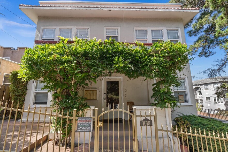 Primary Photo Of 1019 E 33rd St, Oakland Apartments For Sale