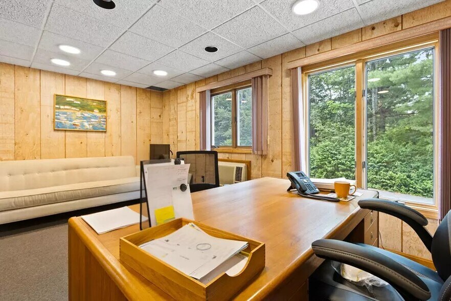 More Photos Of 587 Spring St, Westbrook Office For Sale