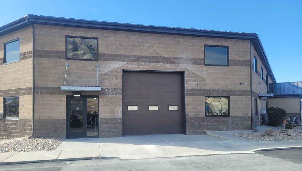 Primary Photo Of 1195 N Spring Creek Pl, Springville Showroom For Lease