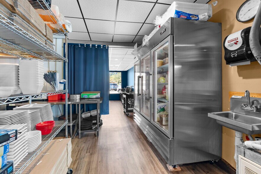 More Photos Of 25 W Tywappity St, Benton Restaurant For Sale