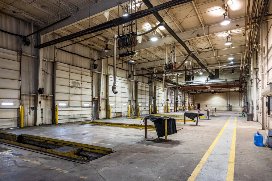 More Photos Of 106 Restoration Park Dr, Medway Service For Lease