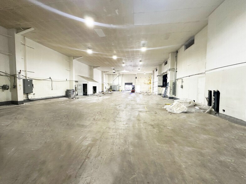More Photos Of 2902 Caroline St, Houston Warehouse For Sale
