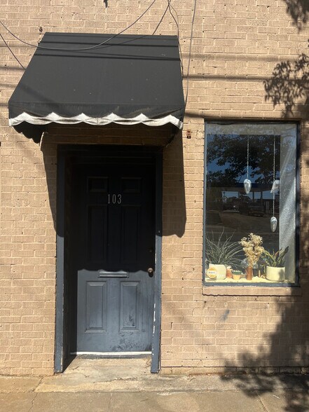 More Photos Of 103 W 6th St, Tyler Flex For Lease
