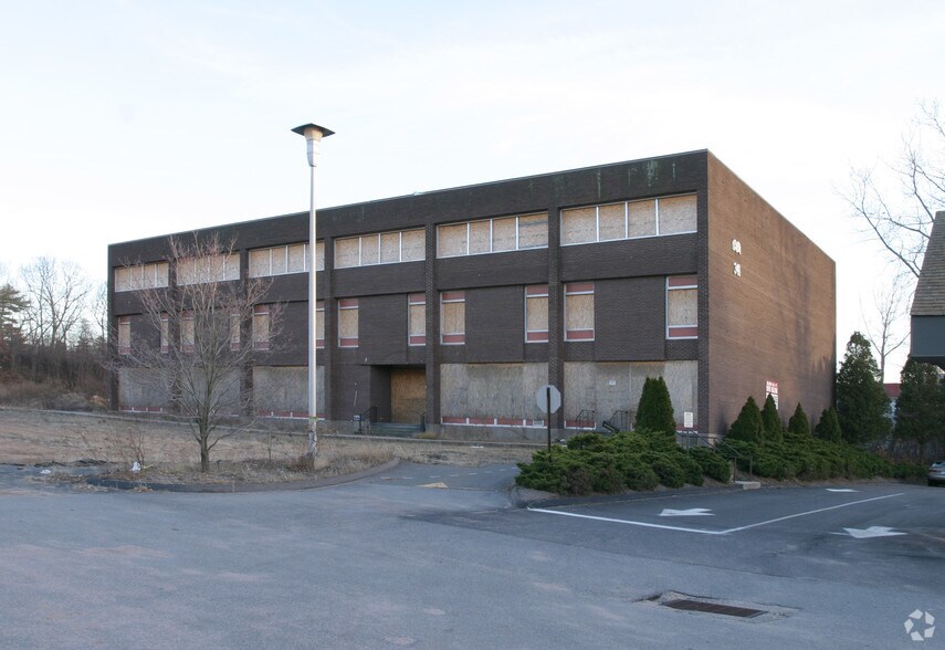 More Photos Of 335 Broad St, Manchester Office For Lease