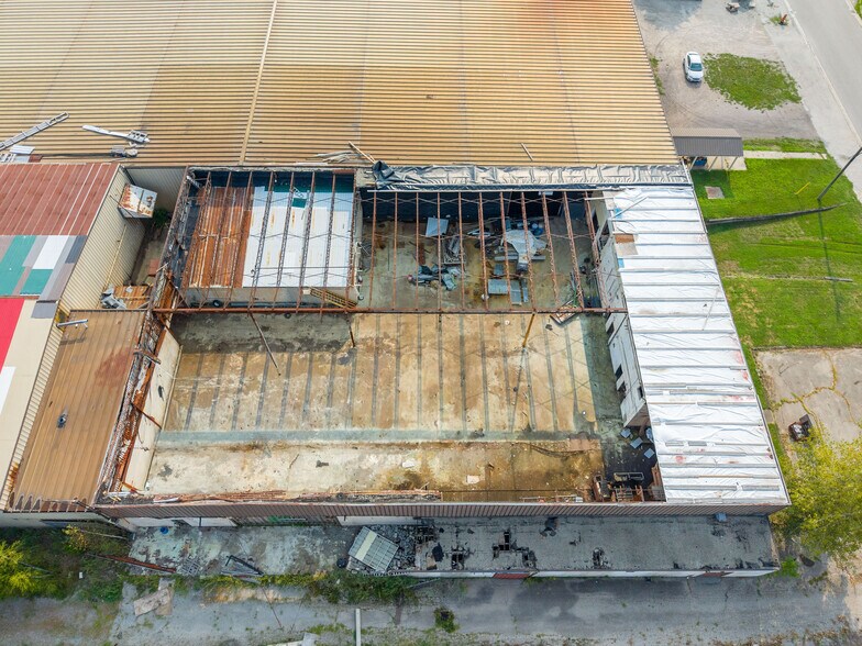 More Photos Of 64 Garnet St, Wallaceburg Industrial For Sale