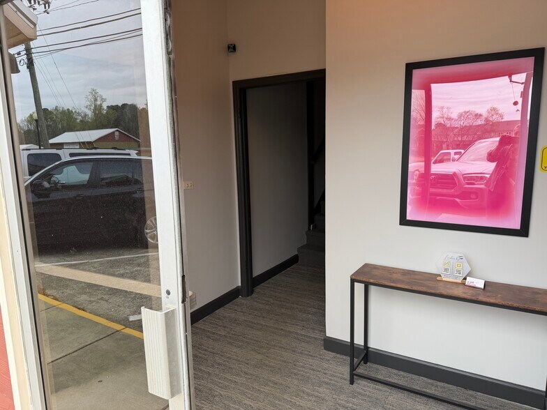 More Photos Of 2800 Holly Springs Pky, Holly Springs General Retail For Lease