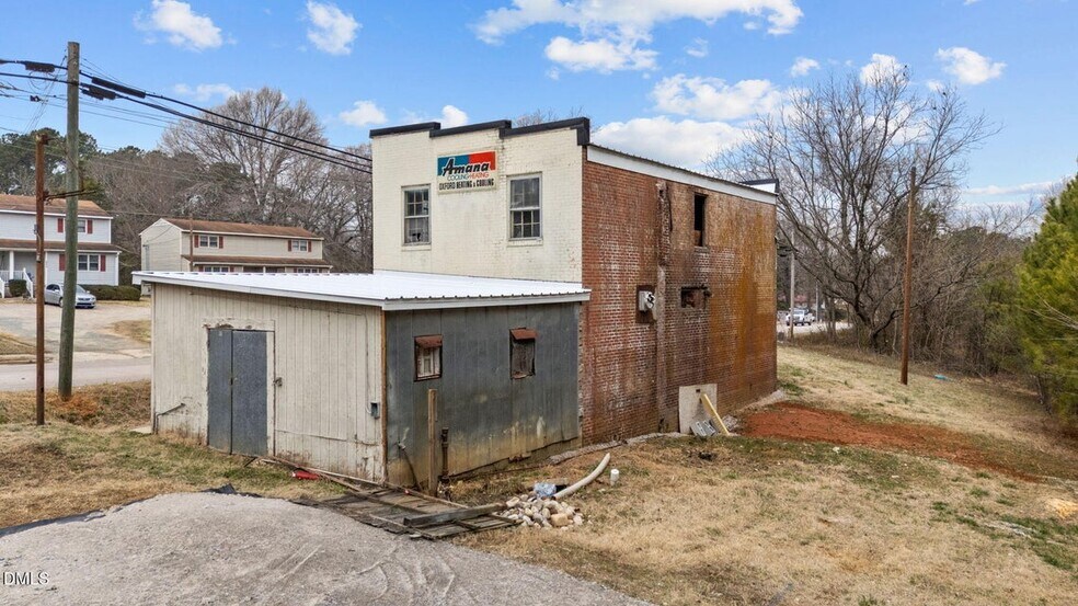 More Photos Of 1300 College St, Oxford Flex For Sale