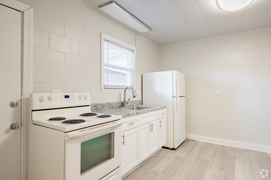 More Photos Of 10710 Jefferson Ave, Newport News Apartments For Sale