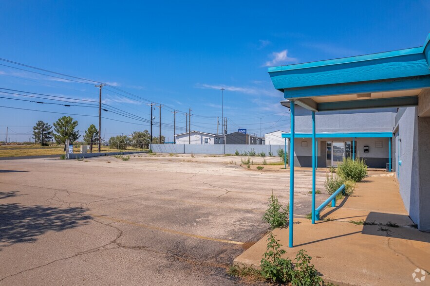 More Photos Of 4606 W Wall St, Midland Flex For Lease