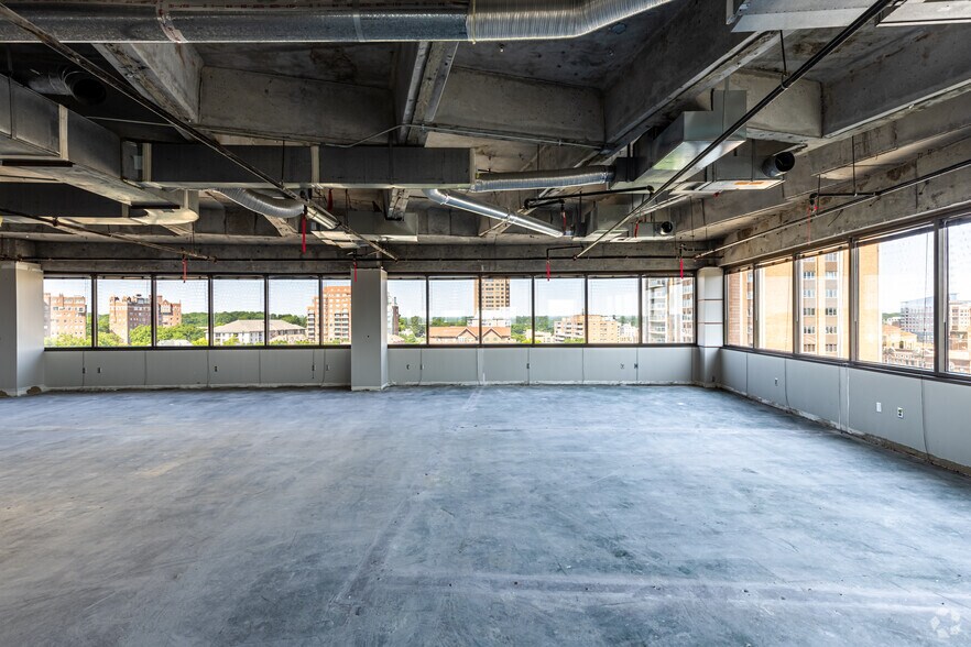 More Photos Of 4900 Main St, Kansas City Office For Lease