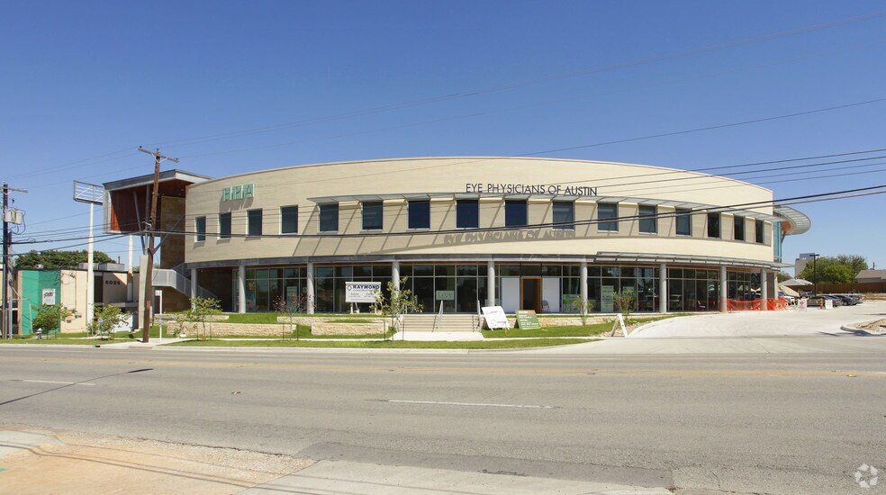 More Photos Of 5011 Burnet Rd, Austin Storefront Retail Office For Lease