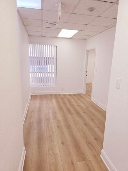 More Photos Of 155-157 E New England Ave, Winter Park Medical For Sale