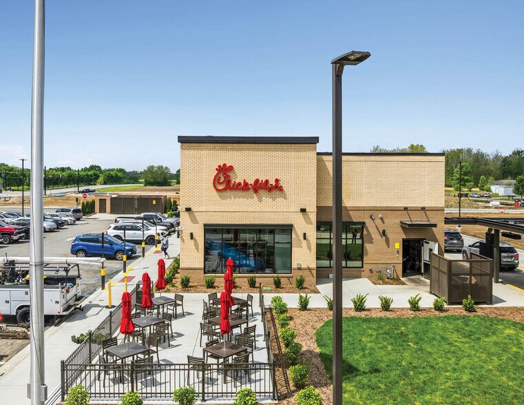 Primary Photo Of 2490 N Morton St, Franklin Fast Food For Sale