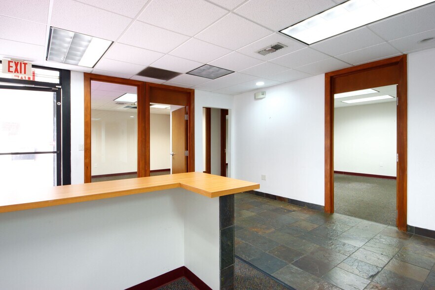 More Photos Of 2851 Evans St, Hollywood Warehouse For Lease