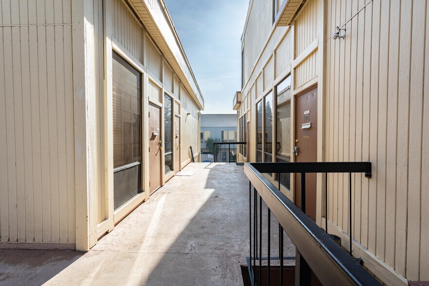 More Photos Of 2848 Arden Way, Sacramento Office For Lease