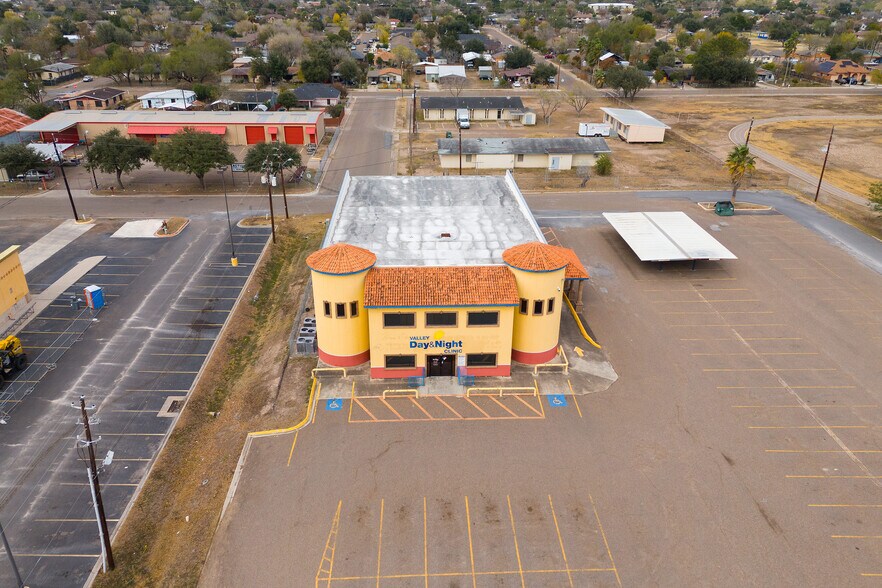 More Photos Of 305 Expressway 83, Mission Medical For Lease