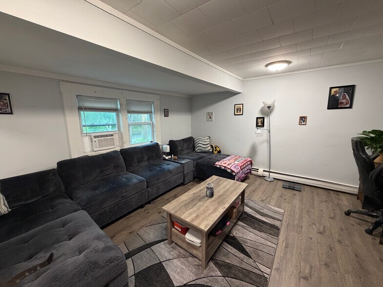 More Photos Of 1294 US Route 1, Freeport Apartments For Sale