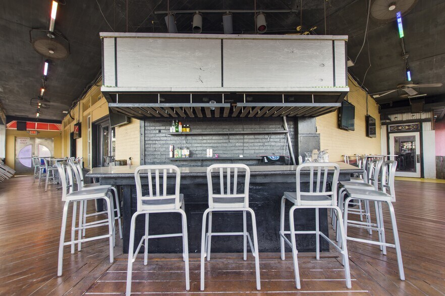 More Photos Of 17886 Tx-3, Webster Bar For Sale