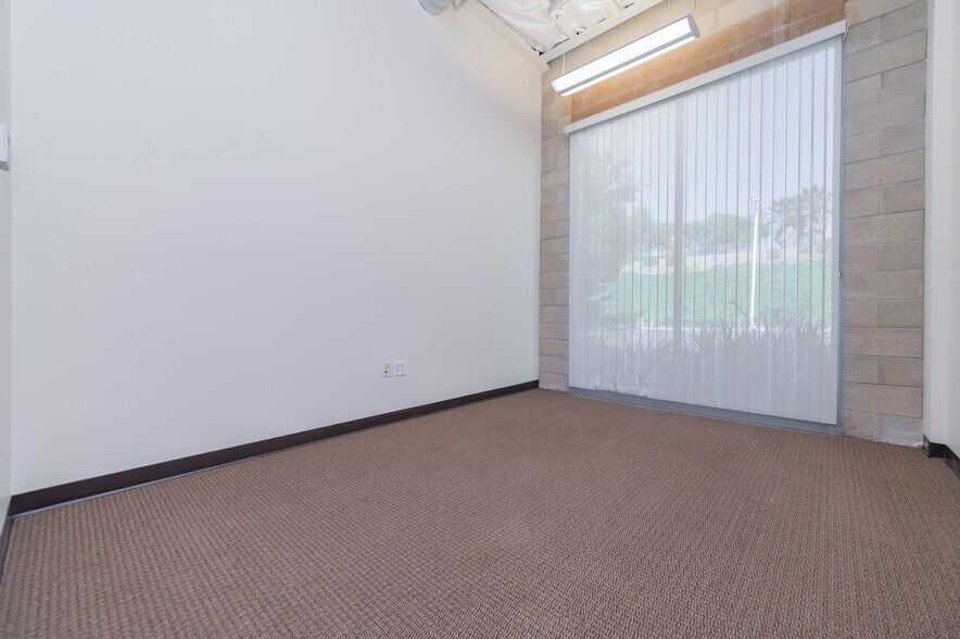 More Photos Of 8925 Research Dr, Irvine Office For Sale