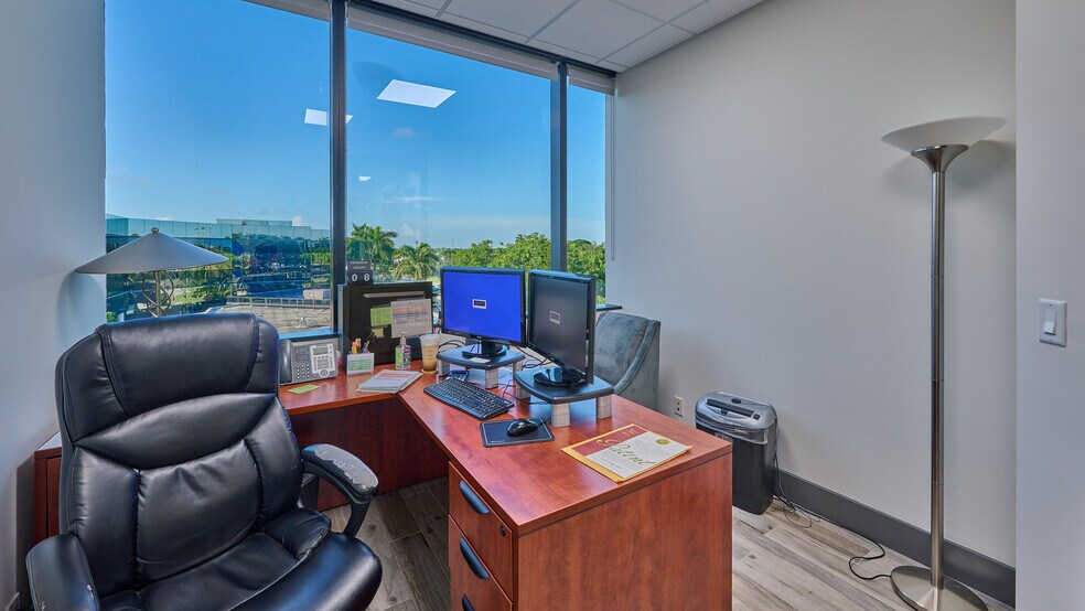 More Photos Of 4800 N Federal Hwy, Boca Raton Medical For Sale
